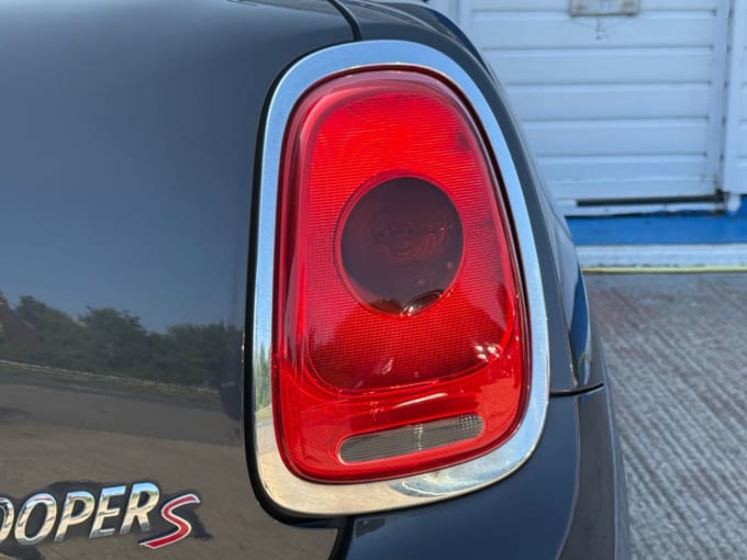 2025 Mini Hatch