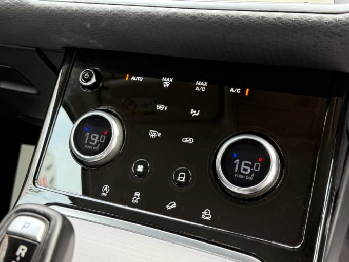 2025 Land Rover Range Rover Evoque