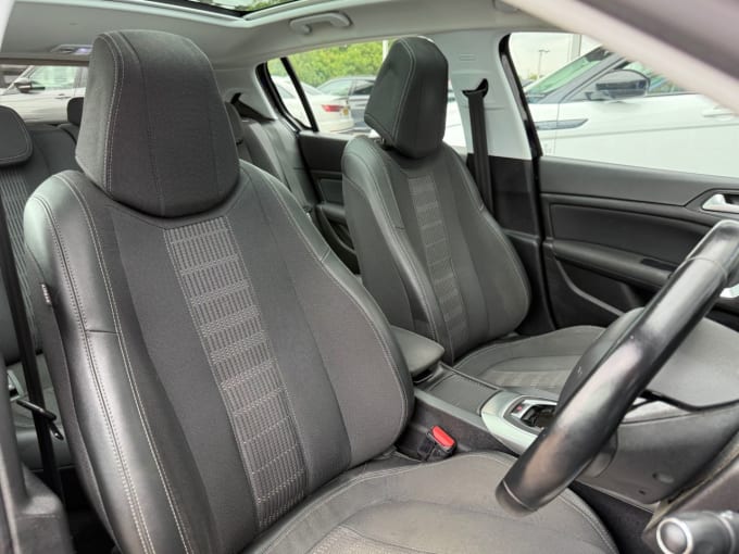 2025 Peugeot 308