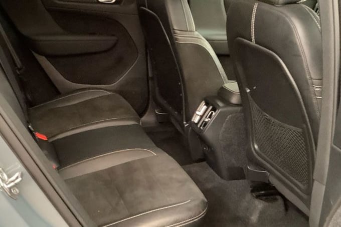 2025 Volvo Xc40