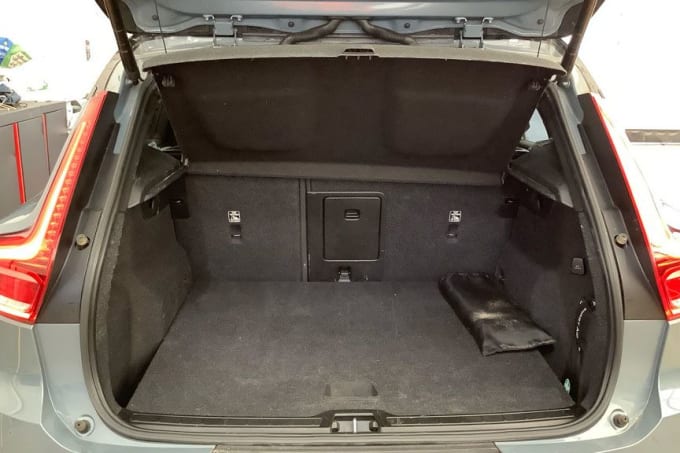 2025 Volvo Xc40