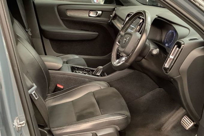 2025 Volvo Xc40