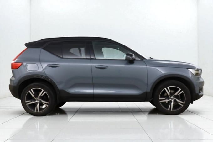 2025 Volvo Xc40