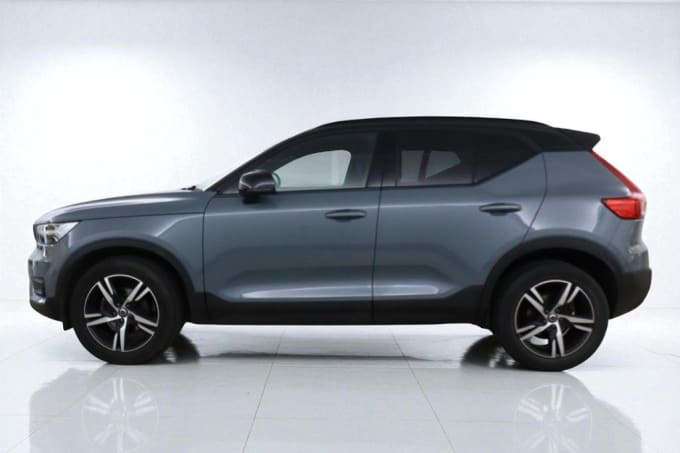 2025 Volvo Xc40