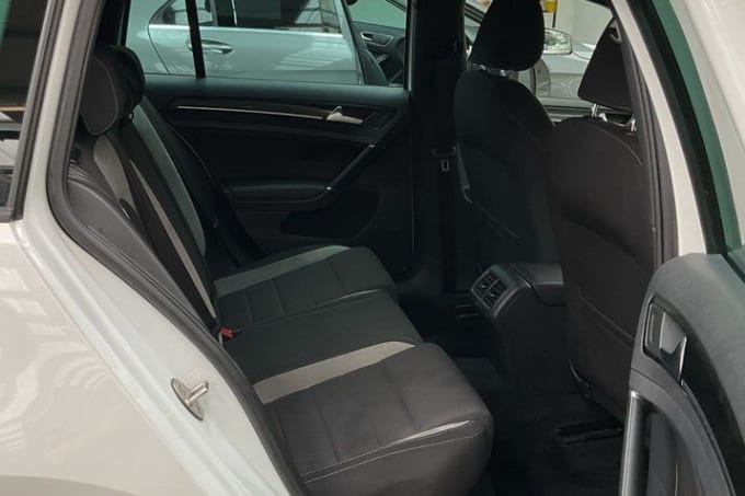 2025 Volkswagen Golf