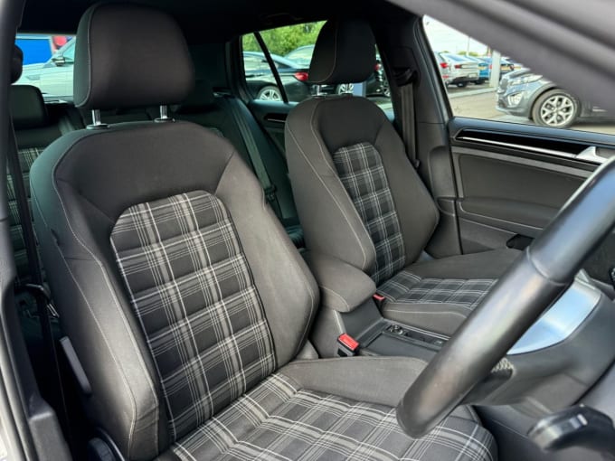 2025 Volkswagen Golf