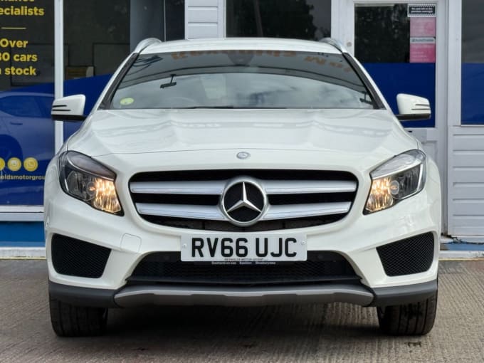 2025 Mercedes-benz 180