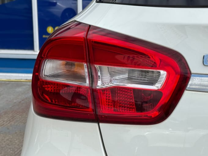 2025 Mercedes-benz 180
