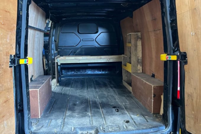 2025 Ford Transit Custom