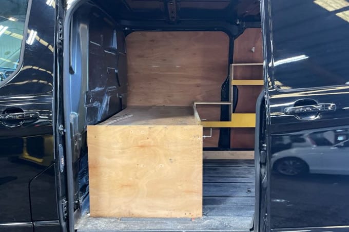 2025 Ford Transit Custom