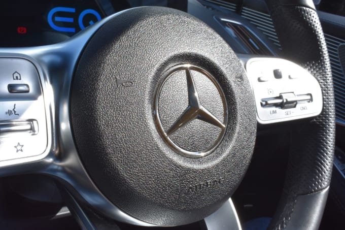 2025 Mercedes-benz Eqc