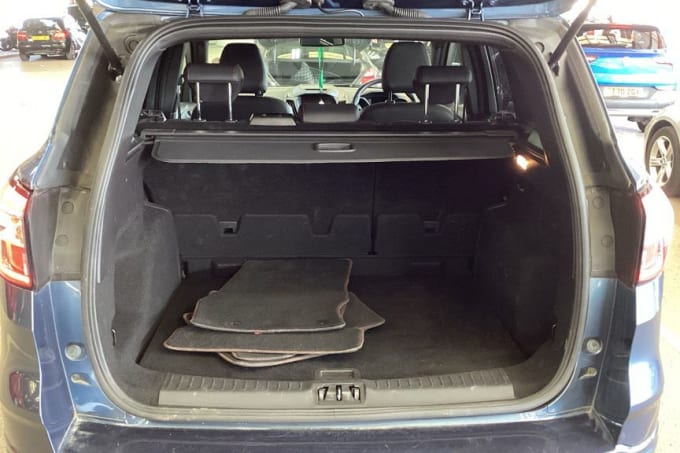 2025 Ford Kuga