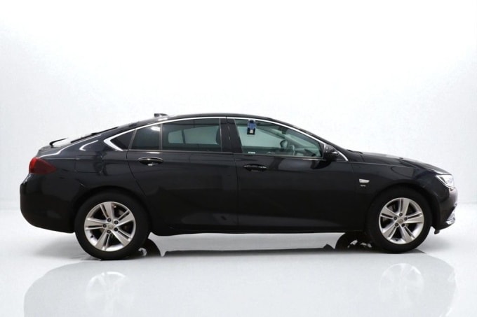 2025 Vauxhall Insignia