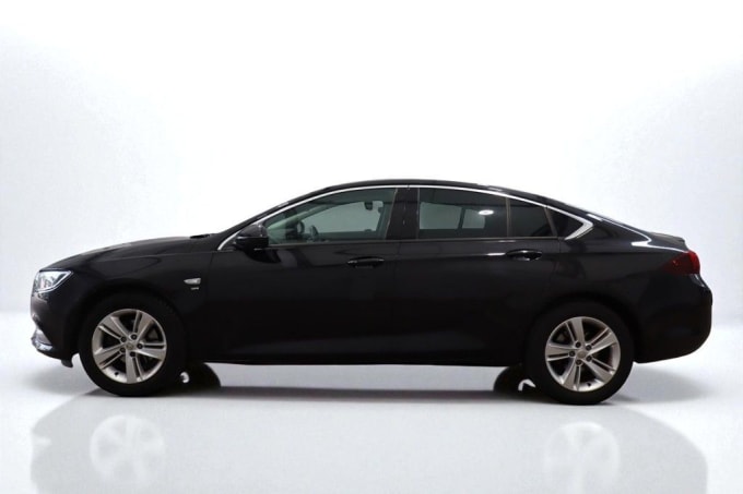 2025 Vauxhall Insignia