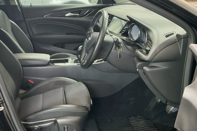 2025 Vauxhall Insignia