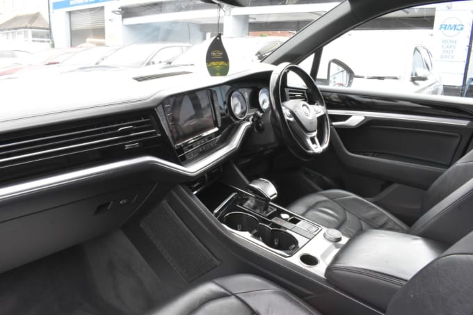 2019 Volkswagen Touareg