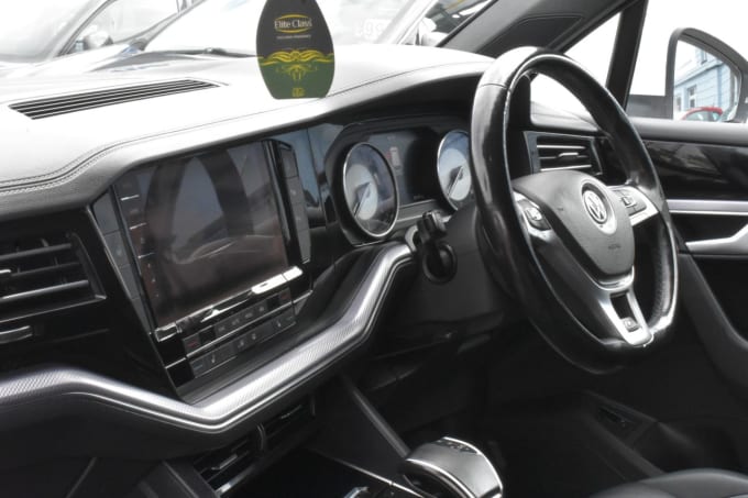 2019 Volkswagen Touareg