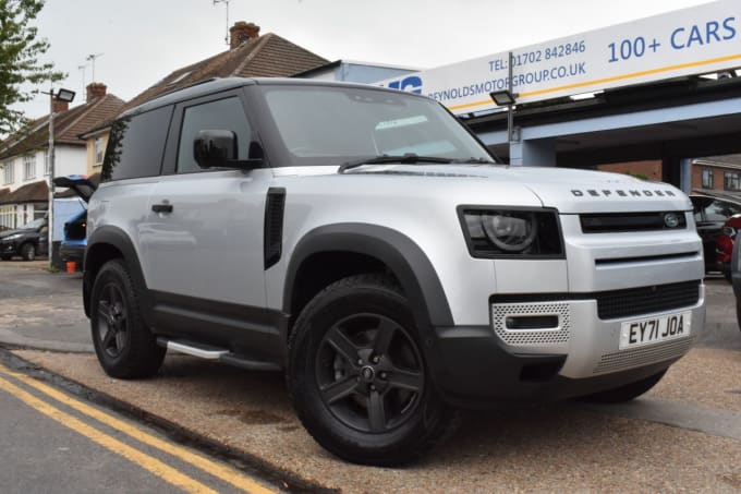 2025 Land Rover Defender 90