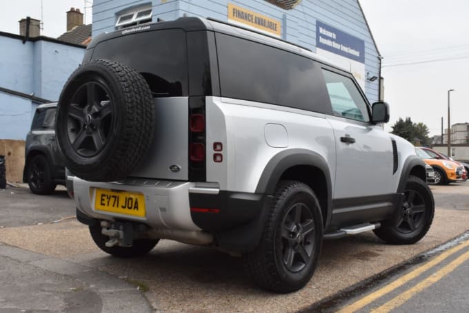 2025 Land Rover Defender 90