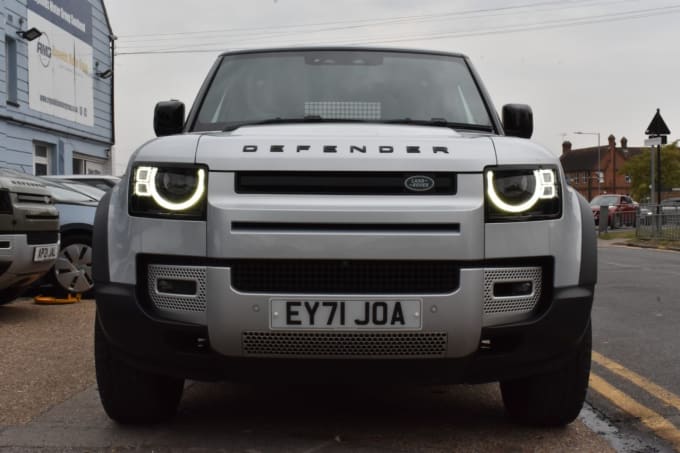 2025 Land Rover Defender 90