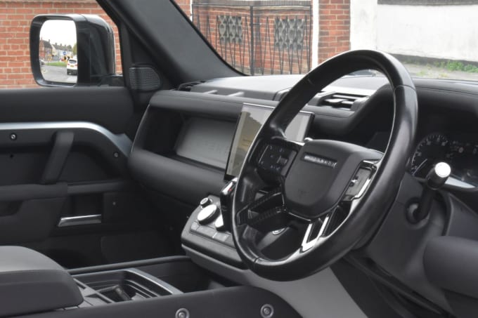 2025 Land Rover Defender 90