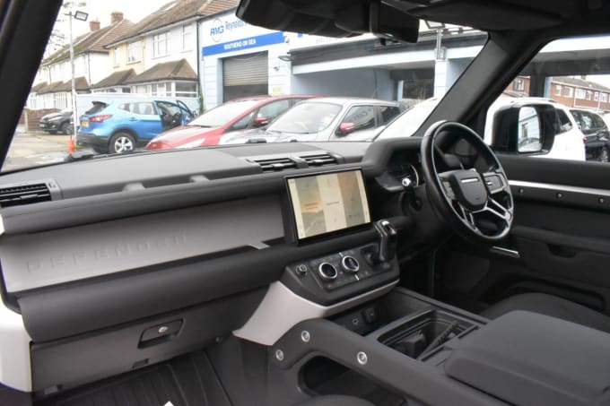 2025 Land Rover Defender 90