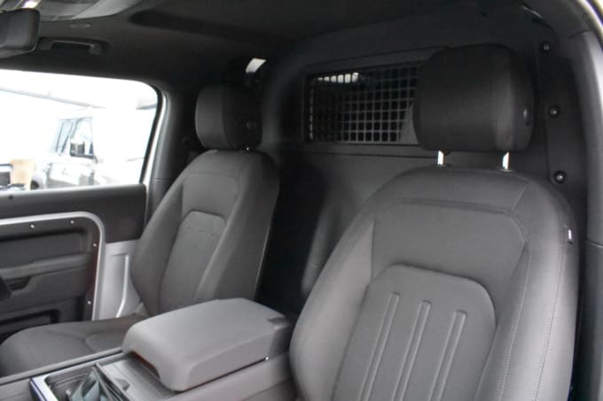 2025 Land Rover Defender 90