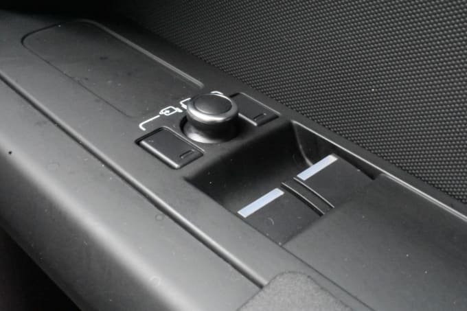 2025 Land Rover Defender 90
