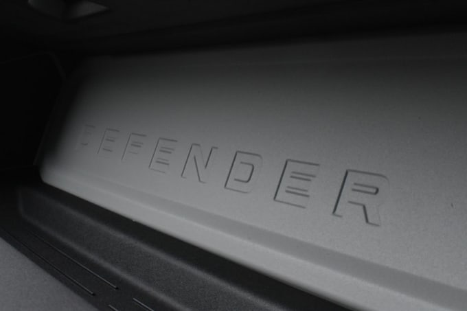 2025 Land Rover Defender 90