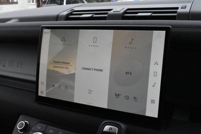 2025 Land Rover Defender 90