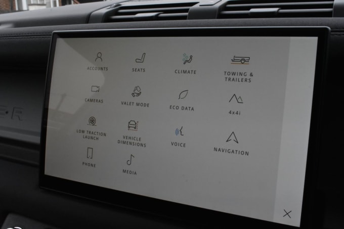 2025 Land Rover Defender 90