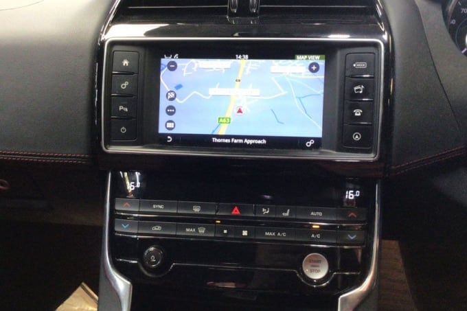 2025 Jaguar Xe