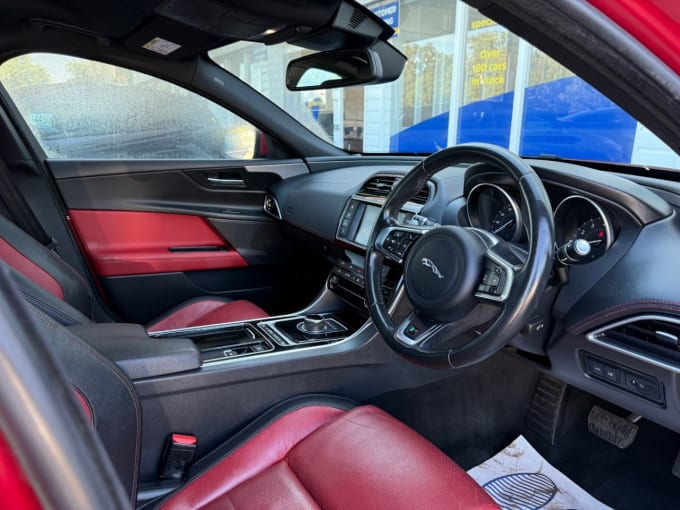 2025 Jaguar Xe