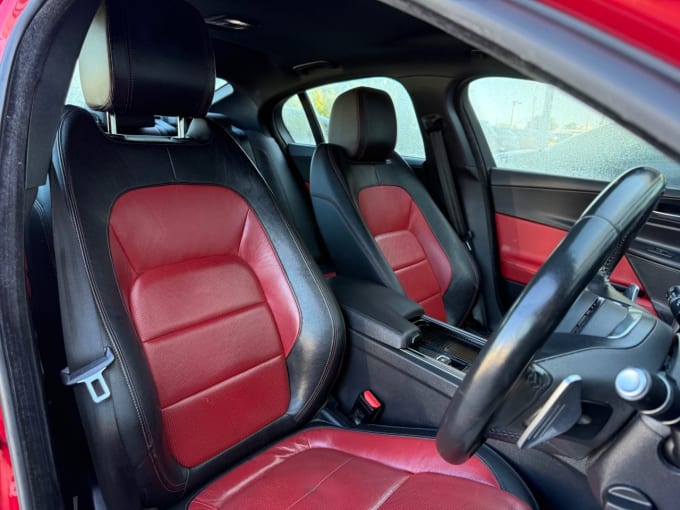 2025 Jaguar Xe