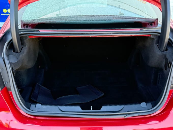 2025 Jaguar Xe