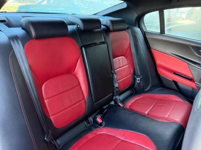 2025 Jaguar Xe