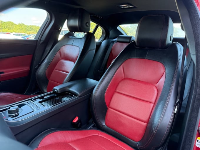 2025 Jaguar Xe