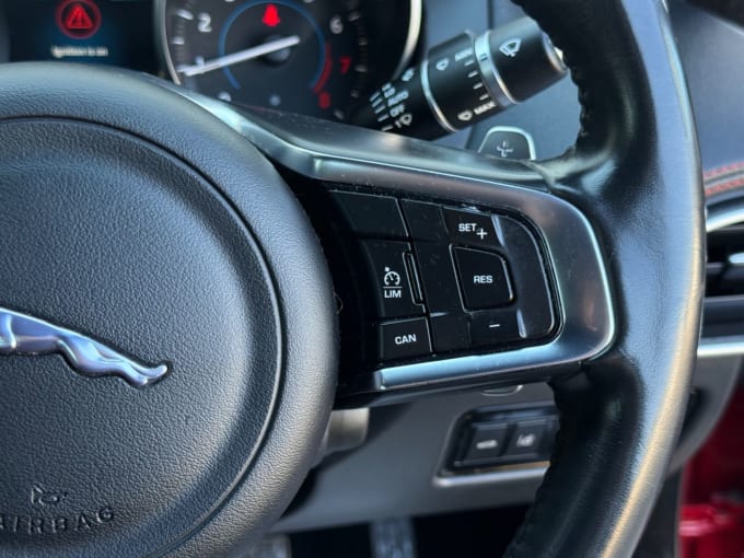 2025 Jaguar Xe