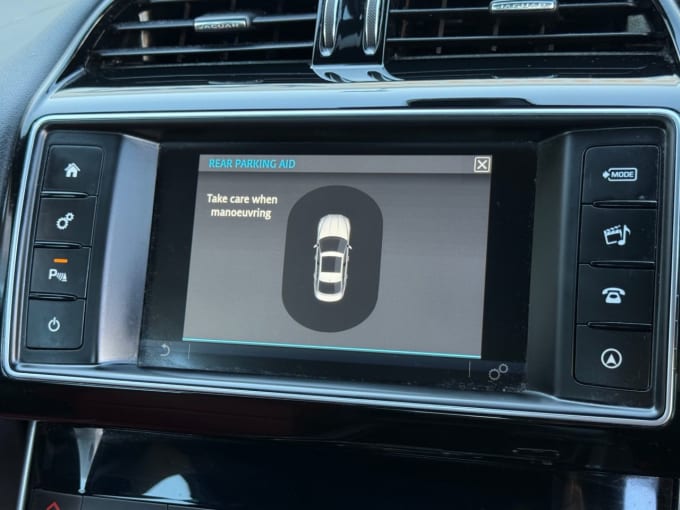 2025 Jaguar Xe