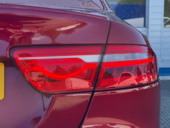 2025 Jaguar Xe