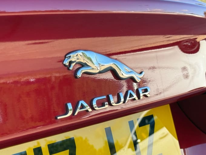 2025 Jaguar Xe