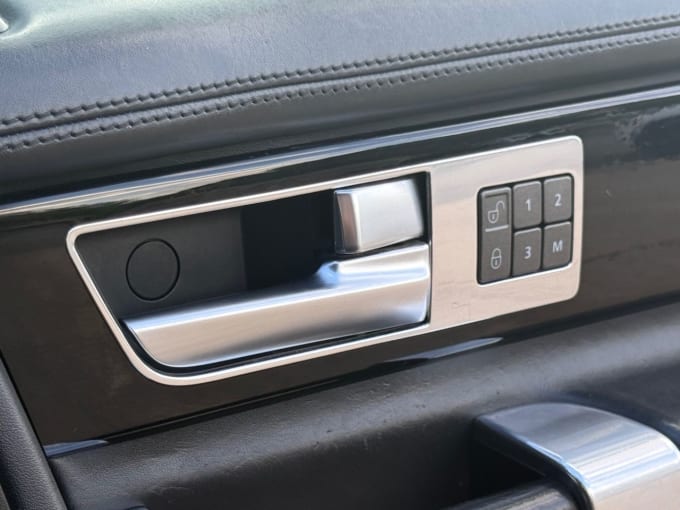 2025 Land Rover Discovery 4