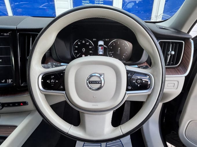 2025 Volvo Xc60