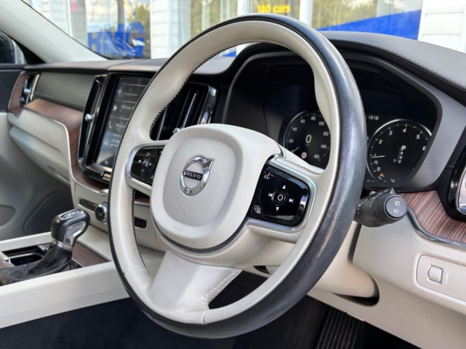 2025 Volvo Xc60