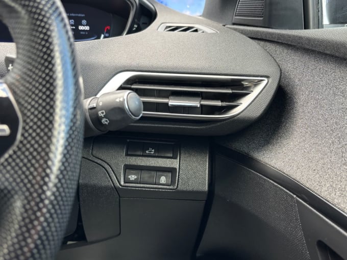 2020 Peugeot 5008