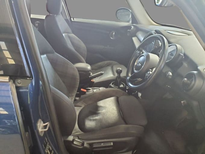 2025 Mini Hatch