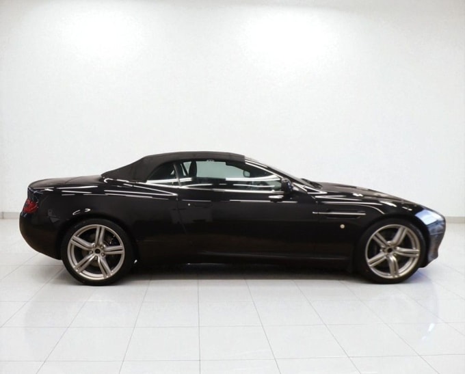 2025 Aston Martin Db9