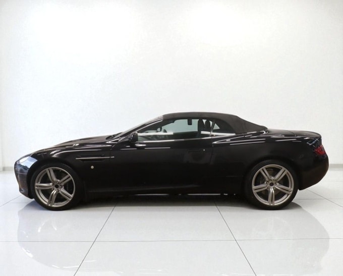 2025 Aston Martin Db9