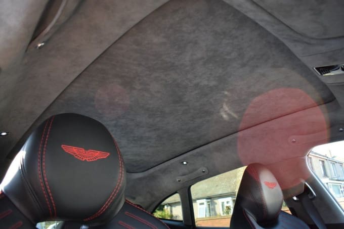 2025 Aston Martin Dbx