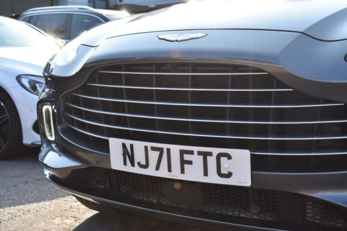 2025 Aston Martin Dbx